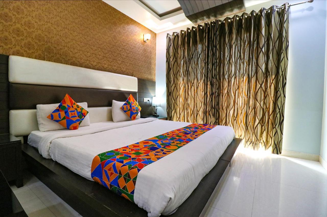Fabhotel Daffodils 3*