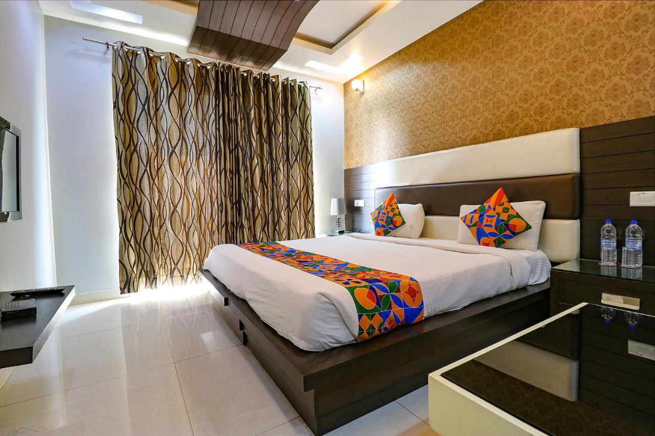 Hotel Fabhotel Daffodils Gurgaon