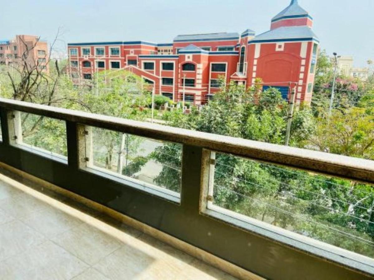 Bluo 2bhk Golf Course Road, Balcony, Lift, Parking Apartment Gurgaon