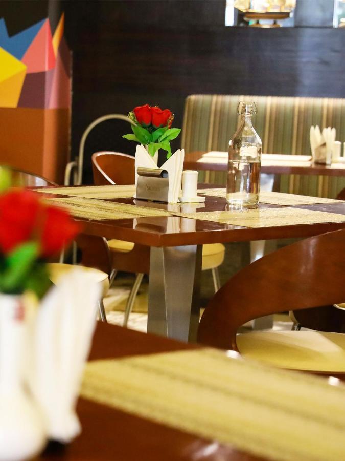 Hotel Ds Clarks Gurgaon