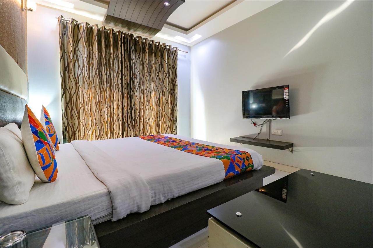 Fabhotel Daffodils 3*