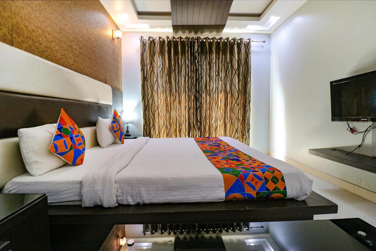 Hotel Fabhotel Daffodils 3*