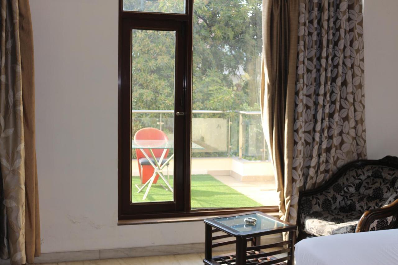 Lime Tree Sushant Lok Sector 29 Next To Iffco Chowk Metro Hotel