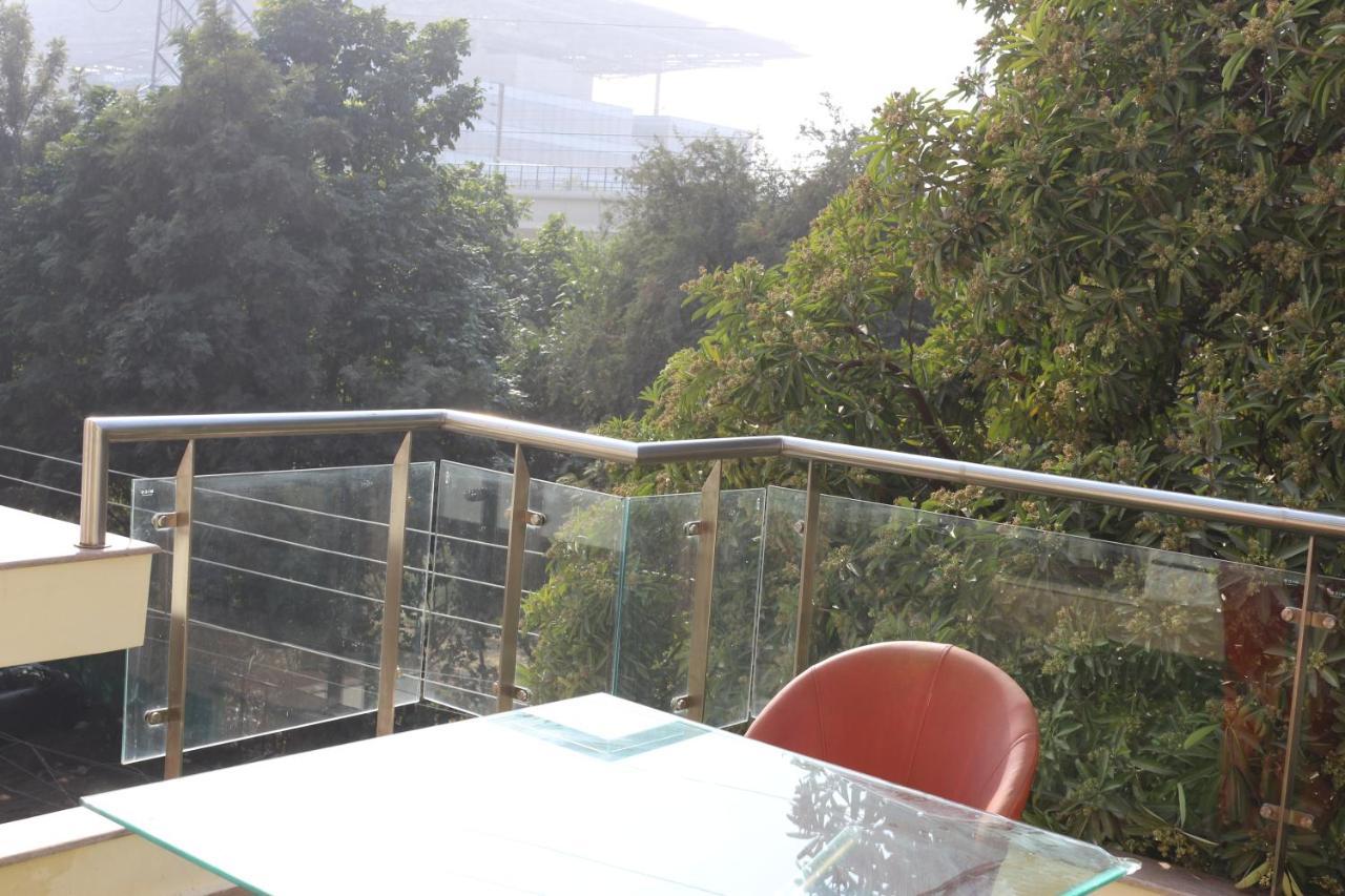 Hotel Lime Tree Sushant Lok Sector 29 Next To Iffco Chowk Metro