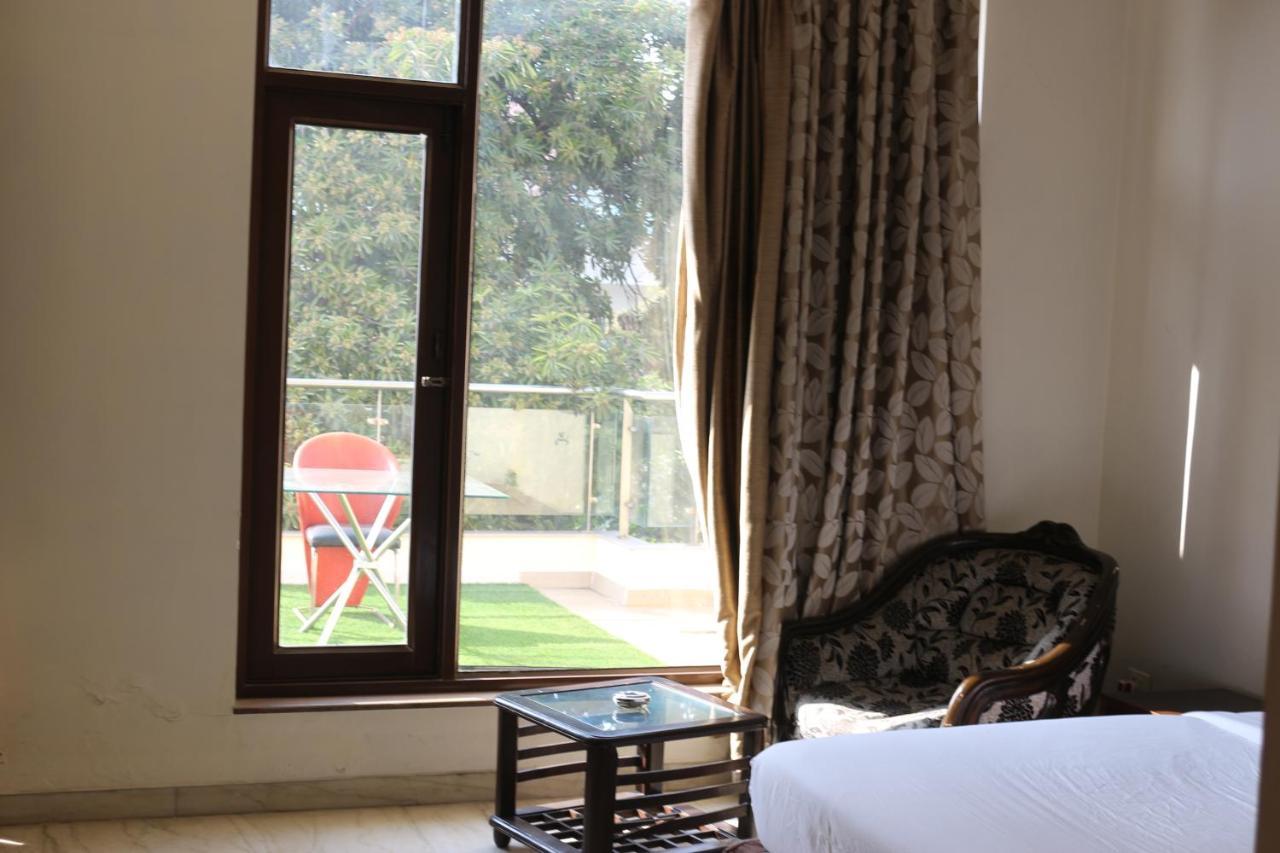 Lime Tree Sushant Lok Sector 29 Next To Iffco Chowk Metro 3* Gurgaon