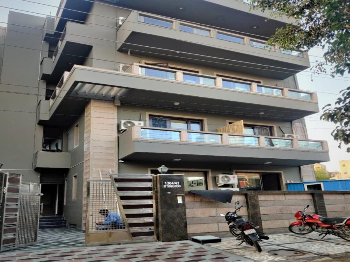 Bluo 2bhk Golf Course Road, Balcony, Lift, Parking * Gurgaon