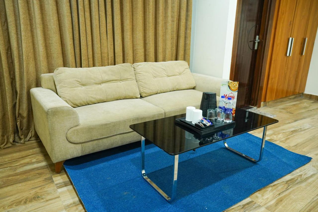 Hotel Lime Tree Hotel 32Nd Avenue Nh-8 Gurgaon Near Sector 29- Fully Vaccinated Staff Gurgaon