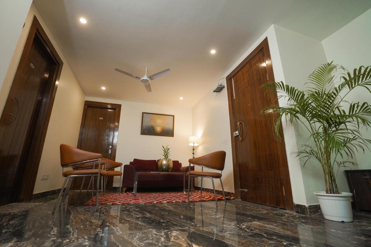 Hotel Lime Tree Hotel 32Nd Avenue Nh-8 Gurgaon Near Sector 29- Fully Vaccinated Staff