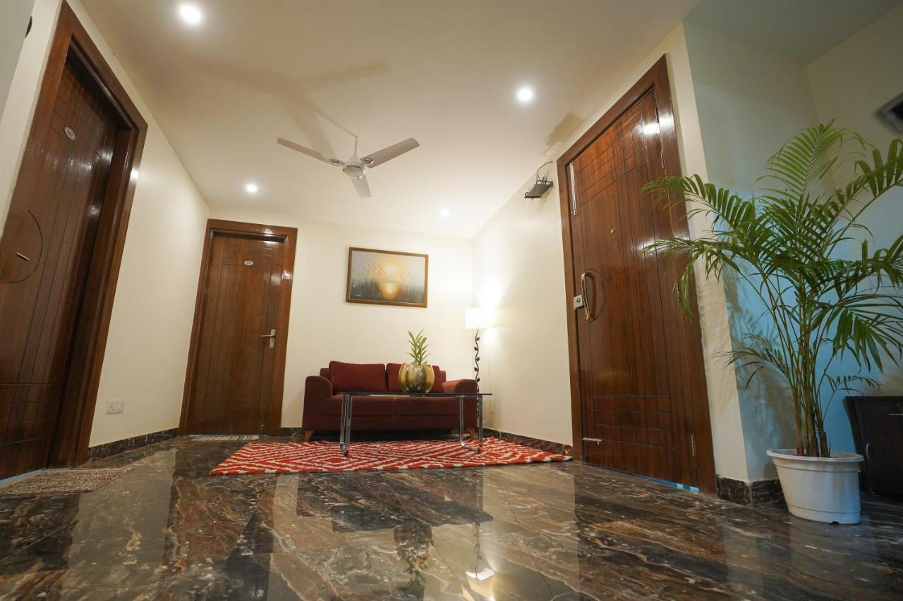 Lime Tree Hotel 32Nd Avenue Nh-8 Gurgaon Near Sector 29- Fully Vaccinated Staff Hotel