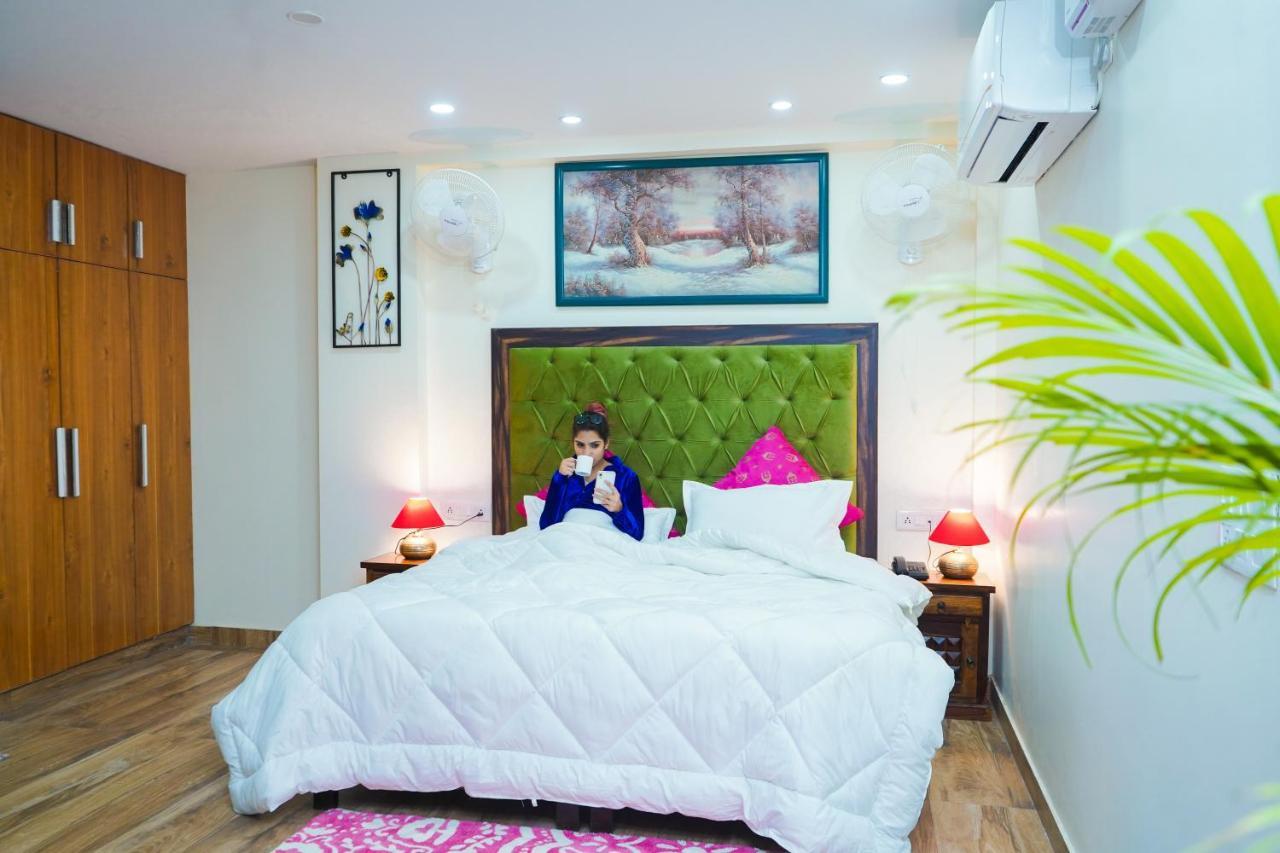 Hotel Lime Tree Hotel 32Nd Avenue Nh-8 Gurgaon Near Sector 29- Fully Vaccinated Staff