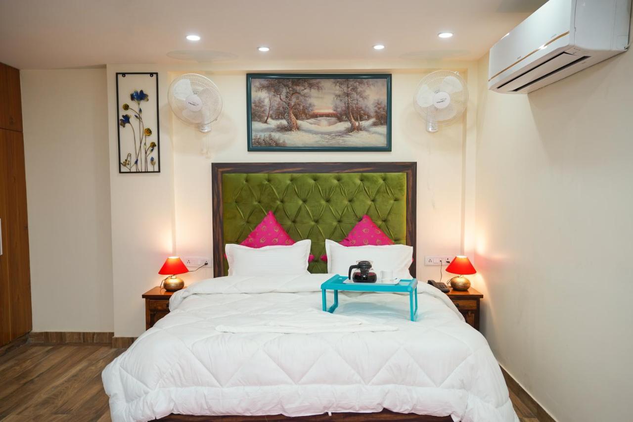 Hotel Lime Tree Hotel 32Nd Avenue Nh-8 Gurgaon Near Sector 29- Fully Vaccinated Staff