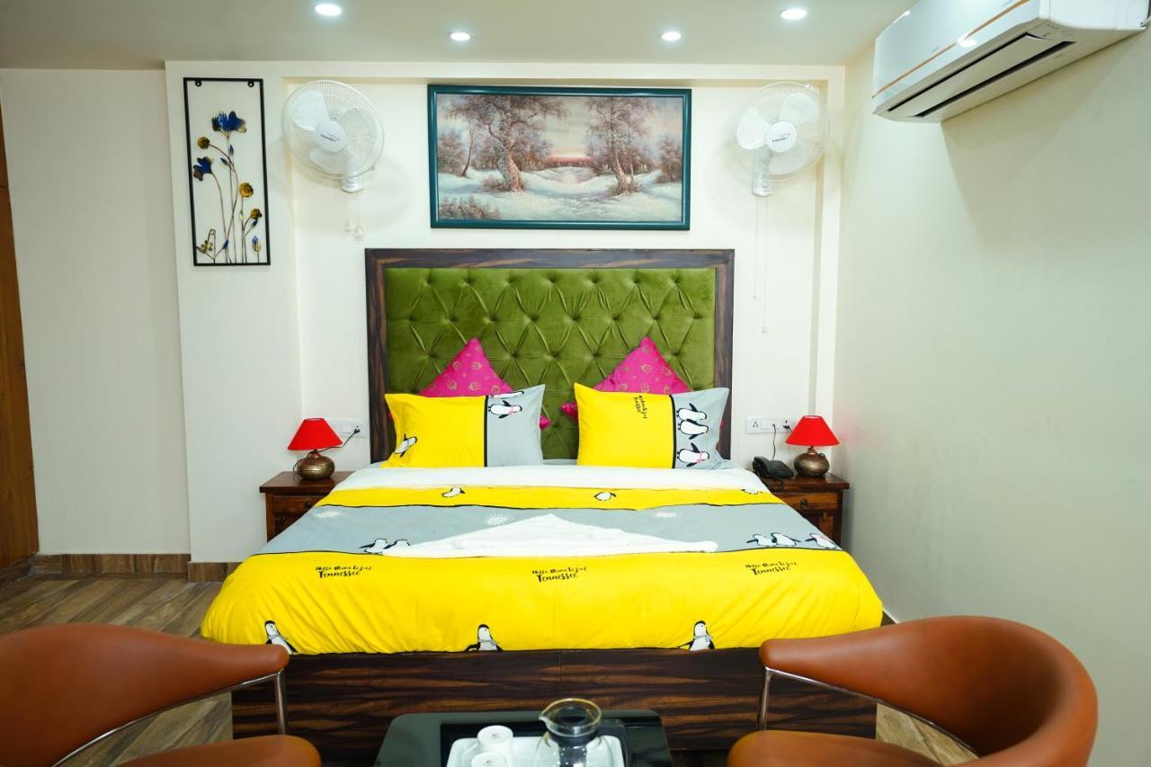 Lime Tree Hotel 32Nd Avenue Nh-8 Gurgaon Near Sector 29- Fully Vaccinated Staff Hotel 3*