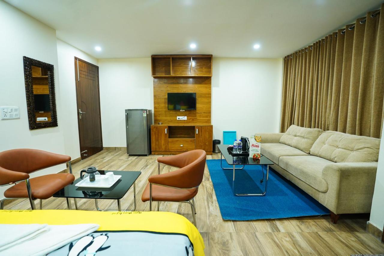 Lime Tree Hotel 32Nd Avenue Nh-8 Gurgaon Near Sector 29- Fully Vaccinated Staff 3*