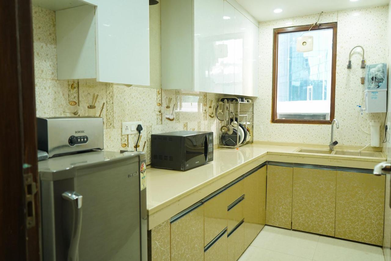 Lime Tree Hotel 32Nd Avenue Nh-8 Gurgaon Near Sector 29- Fully Vaccinated Staff