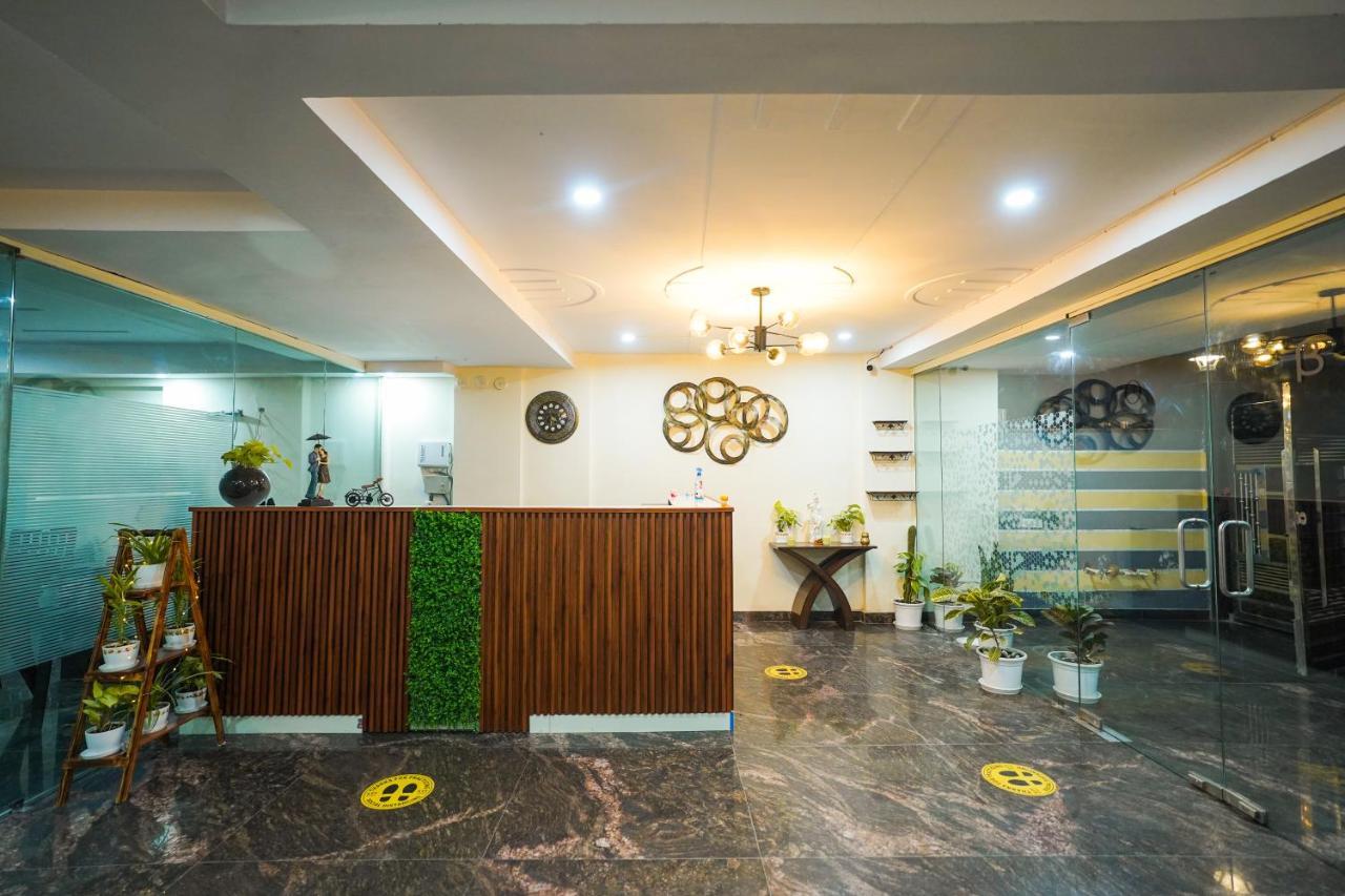 Lime Tree Hotel 32Nd Avenue Nh-8 Gurgaon Near Sector 29- Fully Vaccinated Staff