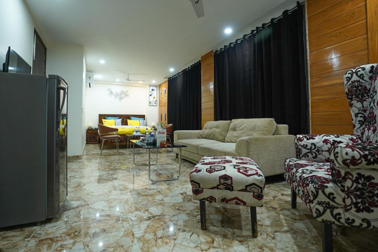 Lime Tree Hotel 32Nd Avenue Nh-8 Gurgaon Near Sector 29- Fully Vaccinated Staff Hotel 3*