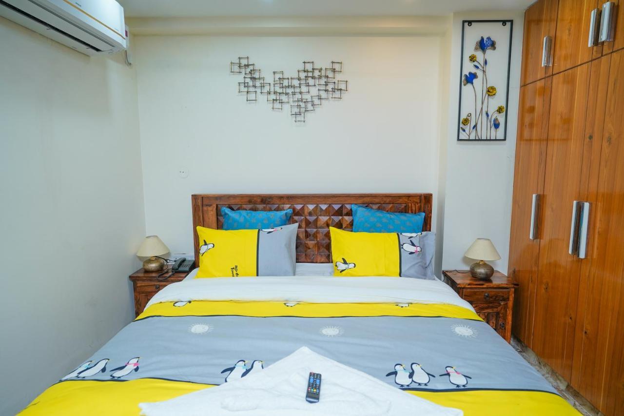 Hotel Lime Tree Hotel 32Nd Avenue Nh-8 Gurgaon Near Sector 29- Fully Vaccinated Staff