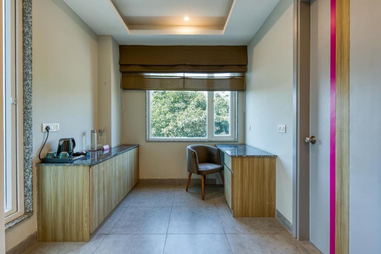 Rosastays Gurugram Sec 31 2* Gurgaon