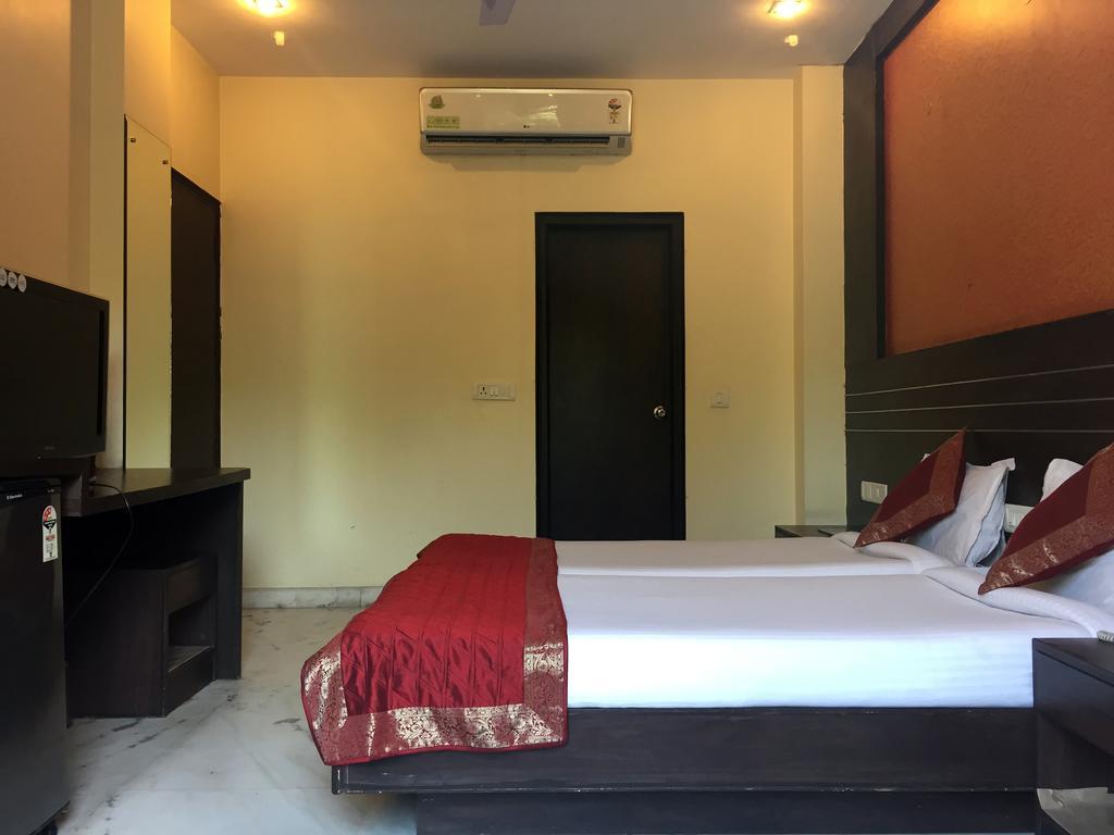 Oyo Rooms, Cyber Park 3*