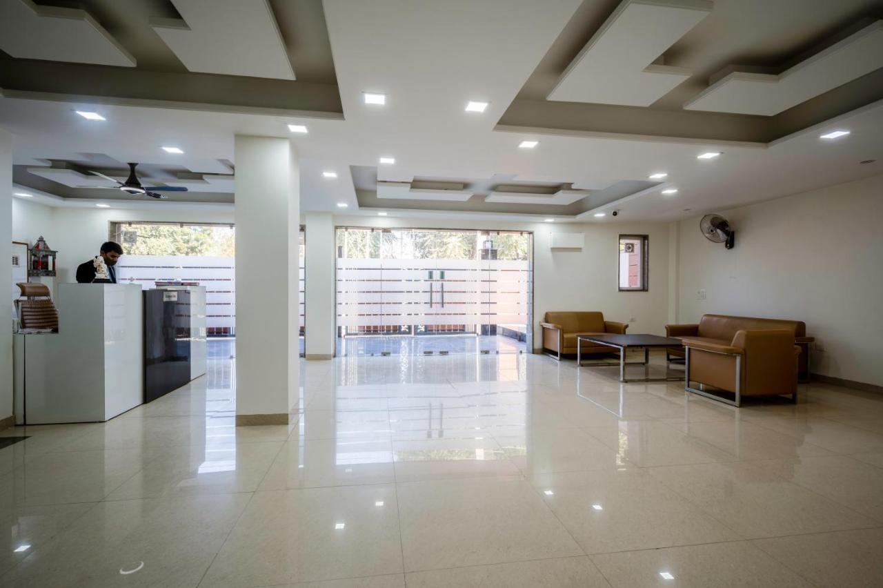 The Palms I Near Medanta Medicity I Sec-38 Hotel