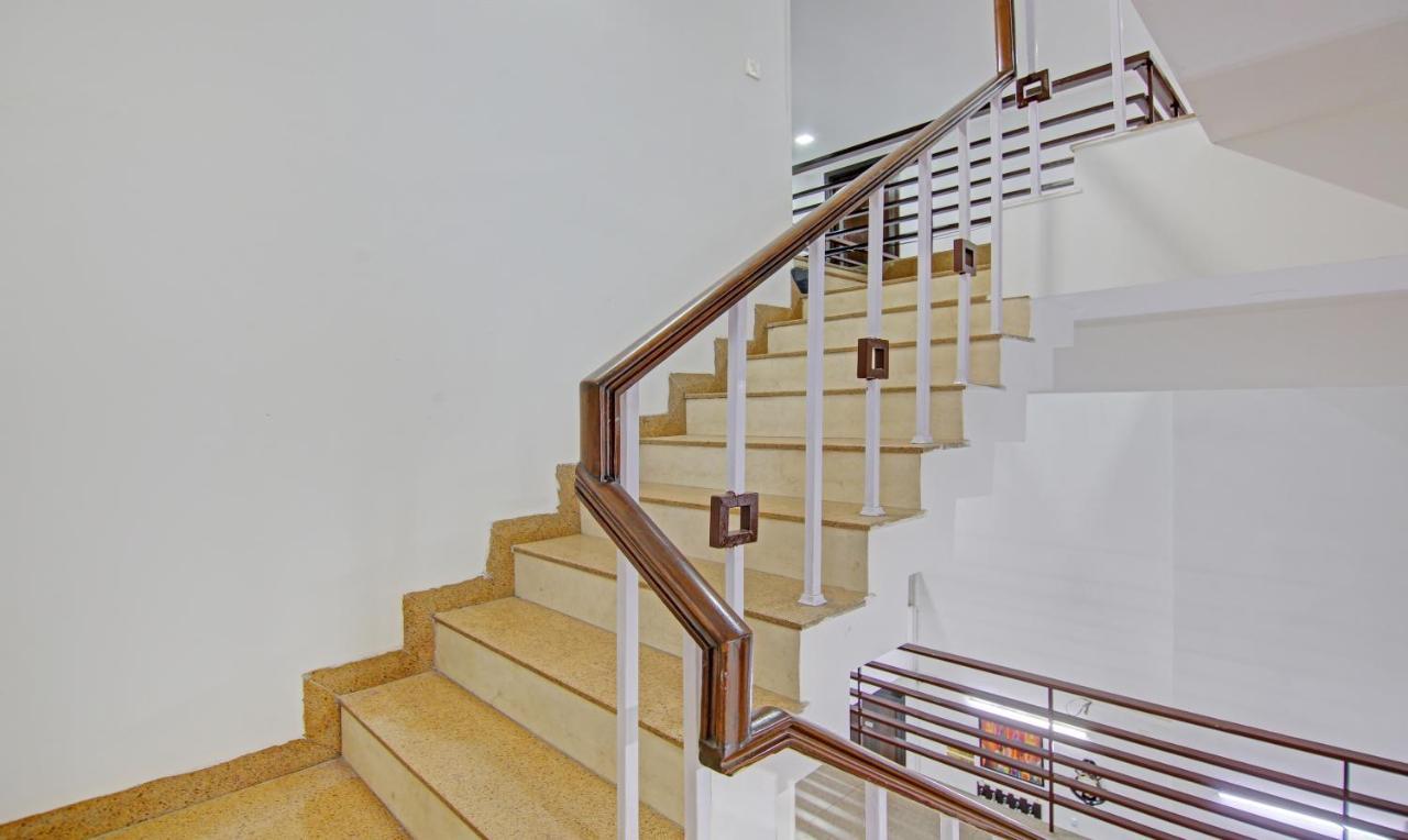 Treebo Trend Ar Residency Sector 45 3*
