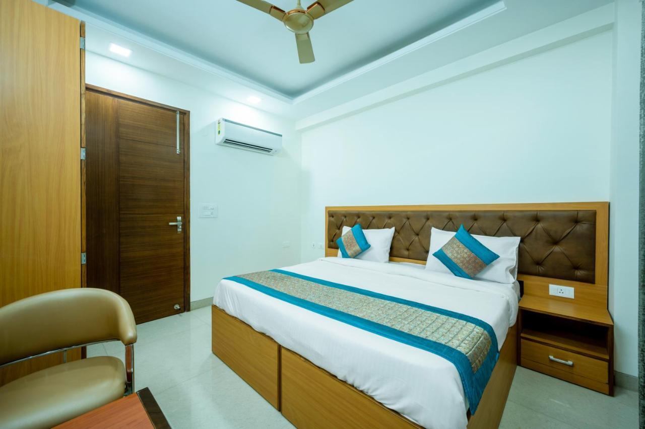 Hotel The Palms I Near Medanta Medicity I Sec-38 3*