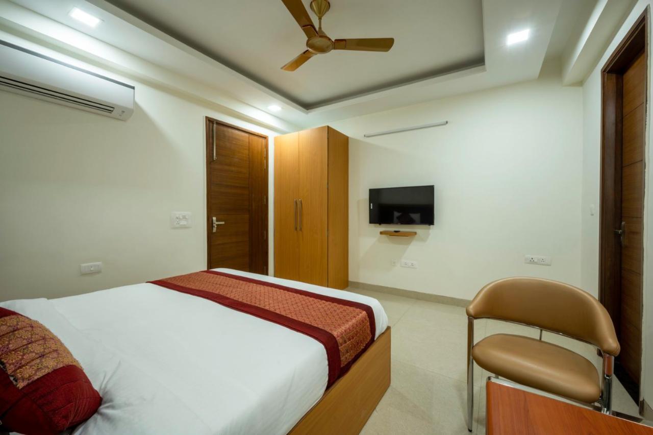 The Palms I Near Medanta Medicity I Sec-38 3* Gurgaon