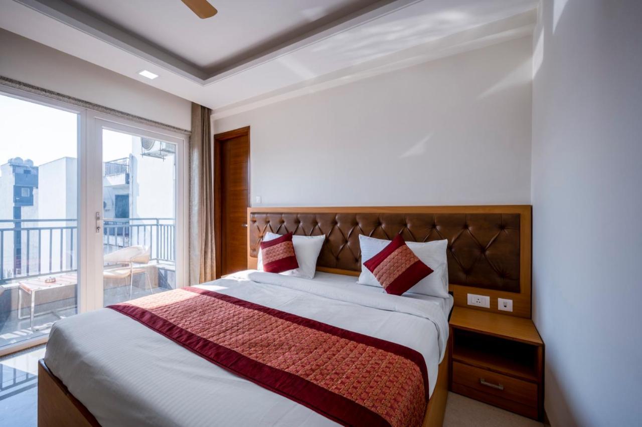 The Palms I Near Medanta Medicity I Sec-38 Hotel Gurgaon