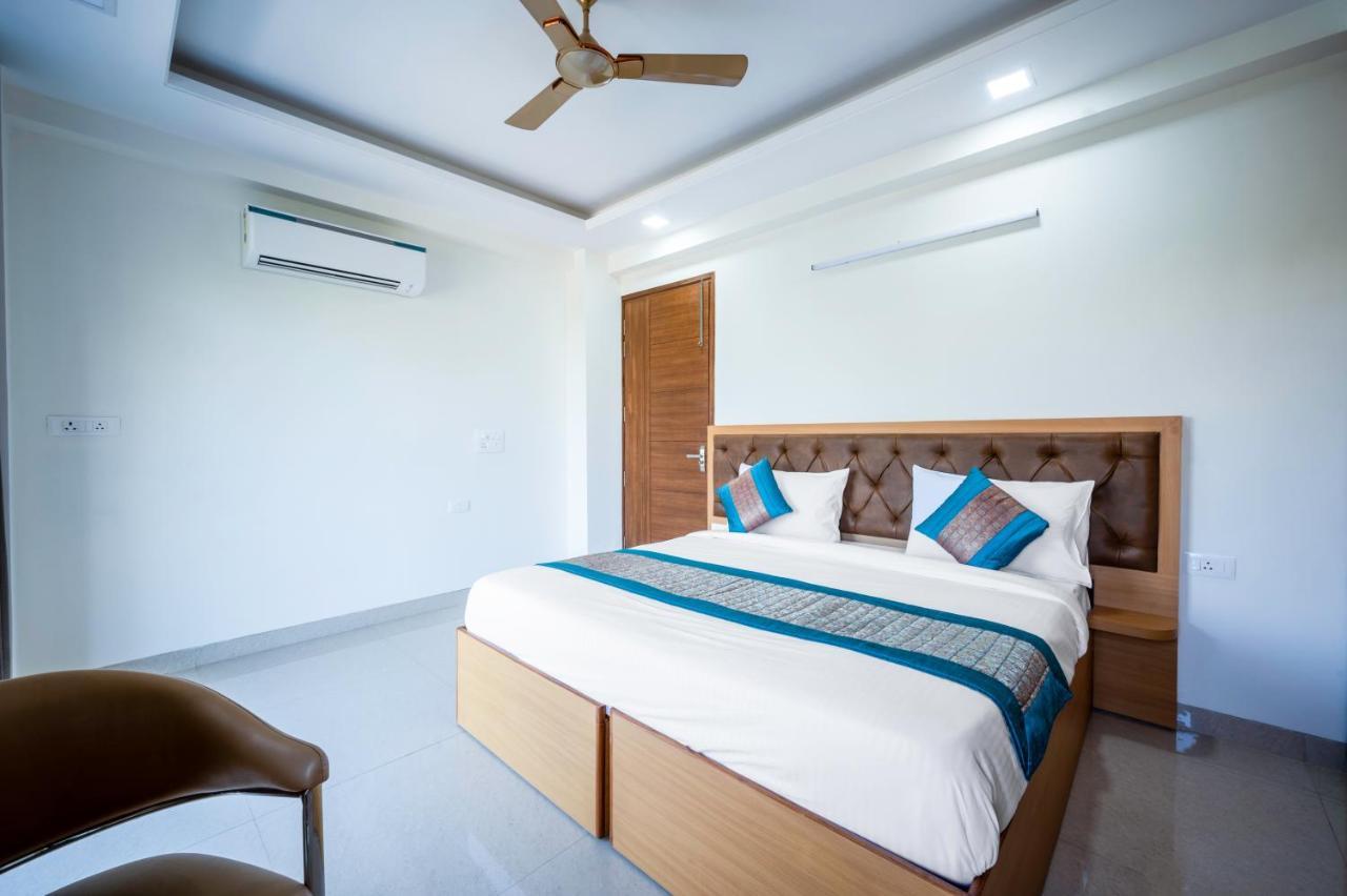 The Palms I Near Medanta Medicity I Sec-38 3* Gurgaon