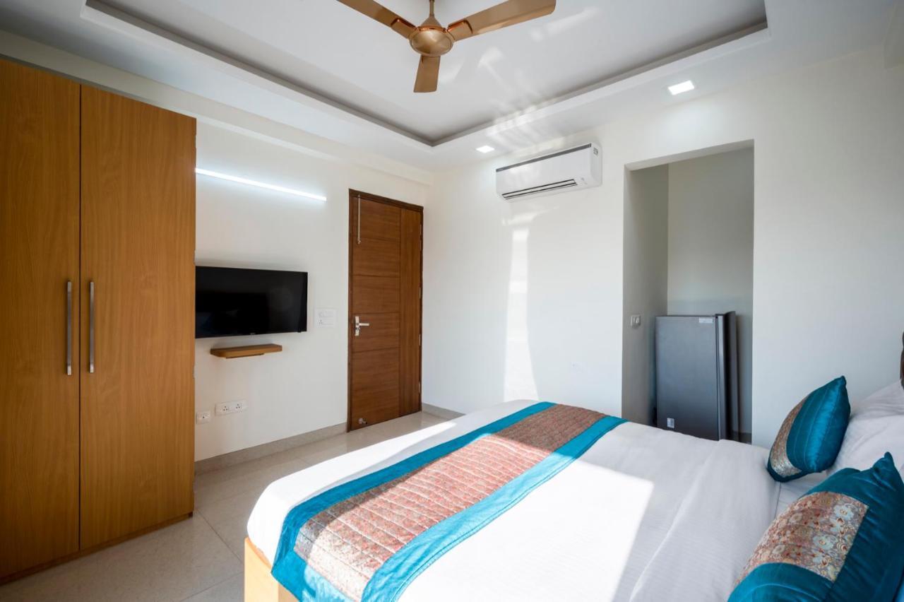 Hotel The Palms I Near Medanta Medicity I Sec-38 3*