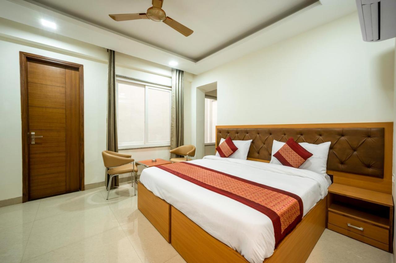 Hotel The Palms I Near Medanta Medicity I Sec-38