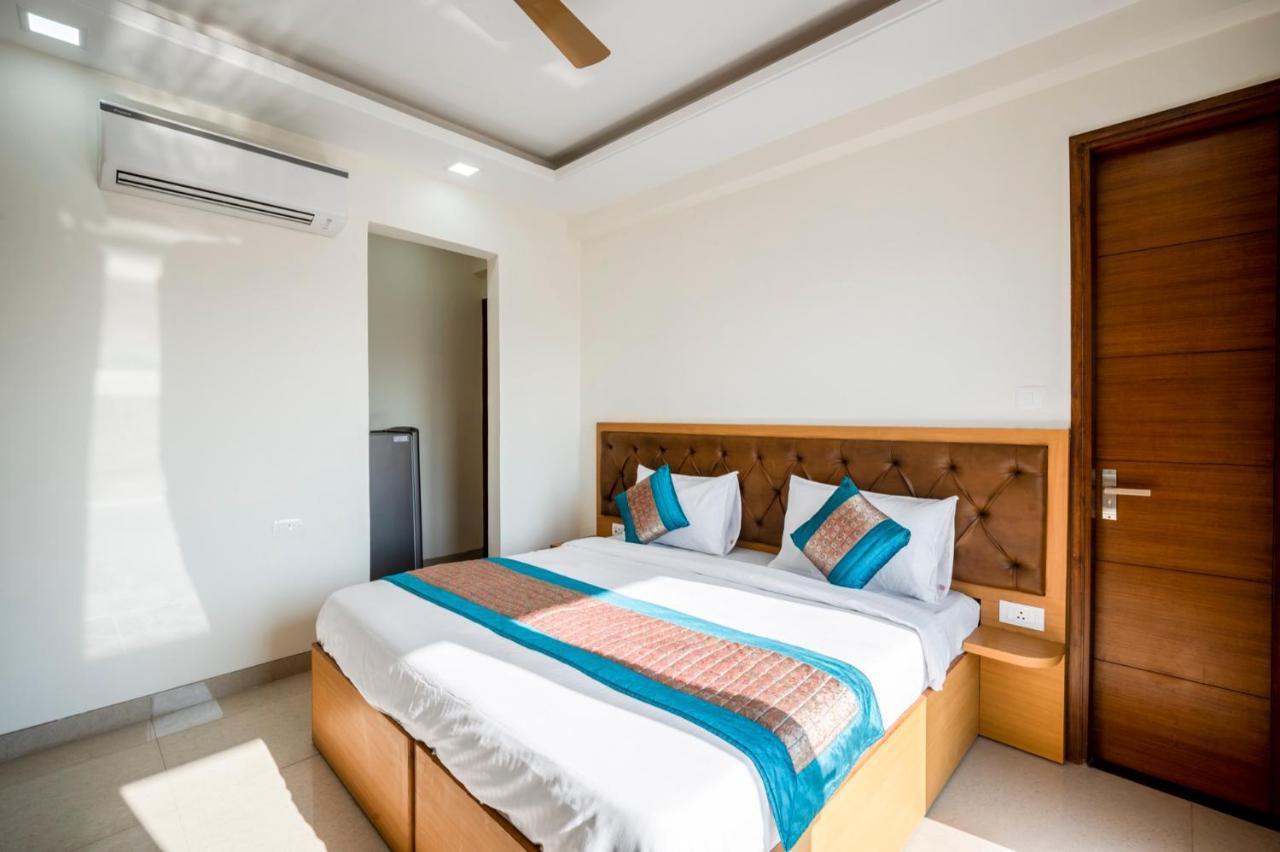 Hotel The Palms I Near Medanta Medicity I Sec-38 3*