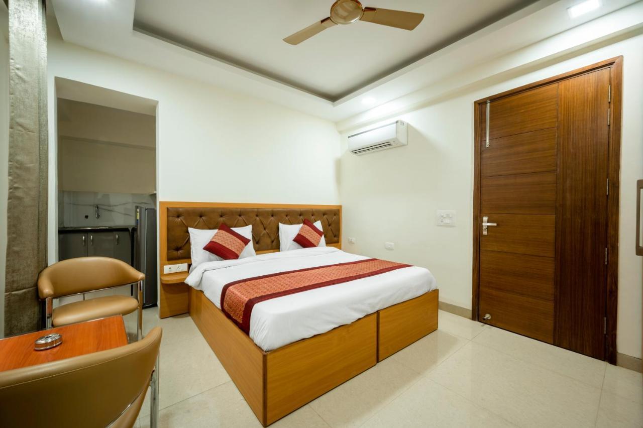The Palms I Near Medanta Medicity I Sec-38 3* Gurgaon