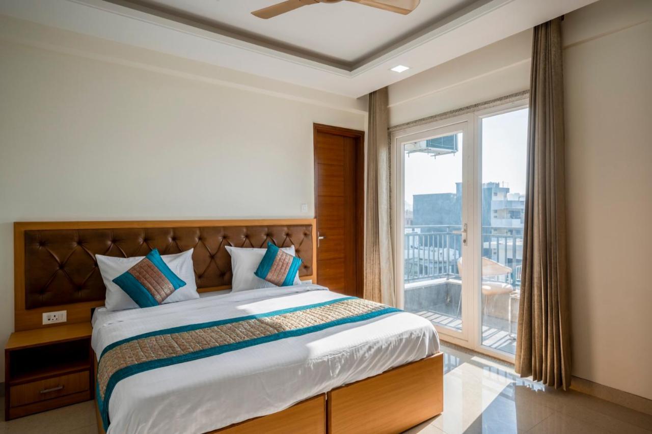 The Palms I Near Medanta Medicity I Sec-38 Hotel Gurgaon