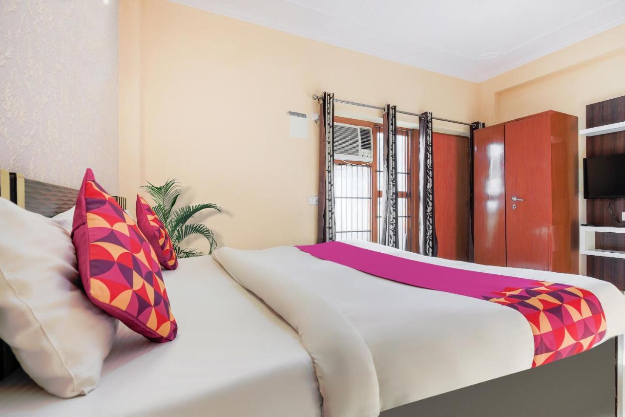 Hotel Oyo 28264 Chirag House