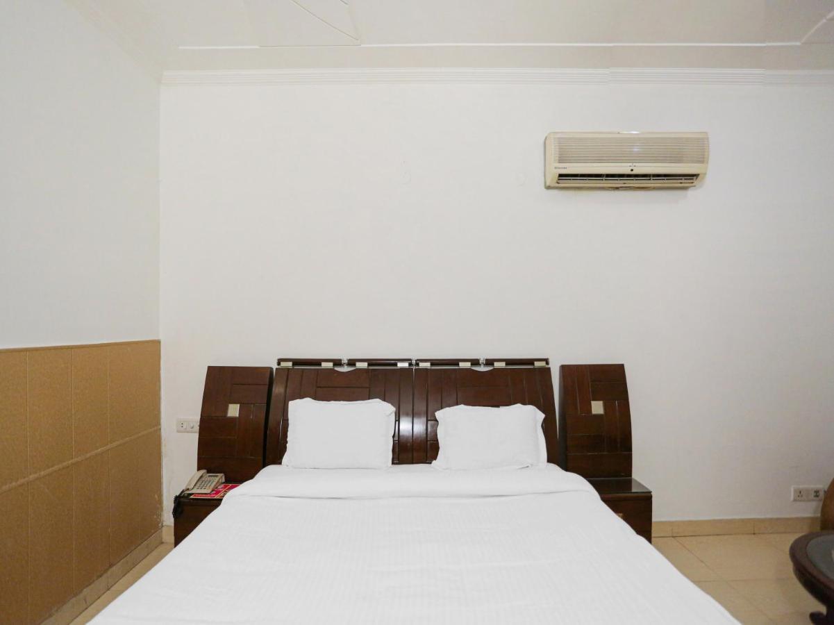 Oyo Townhouse 823 Leaf Hotel