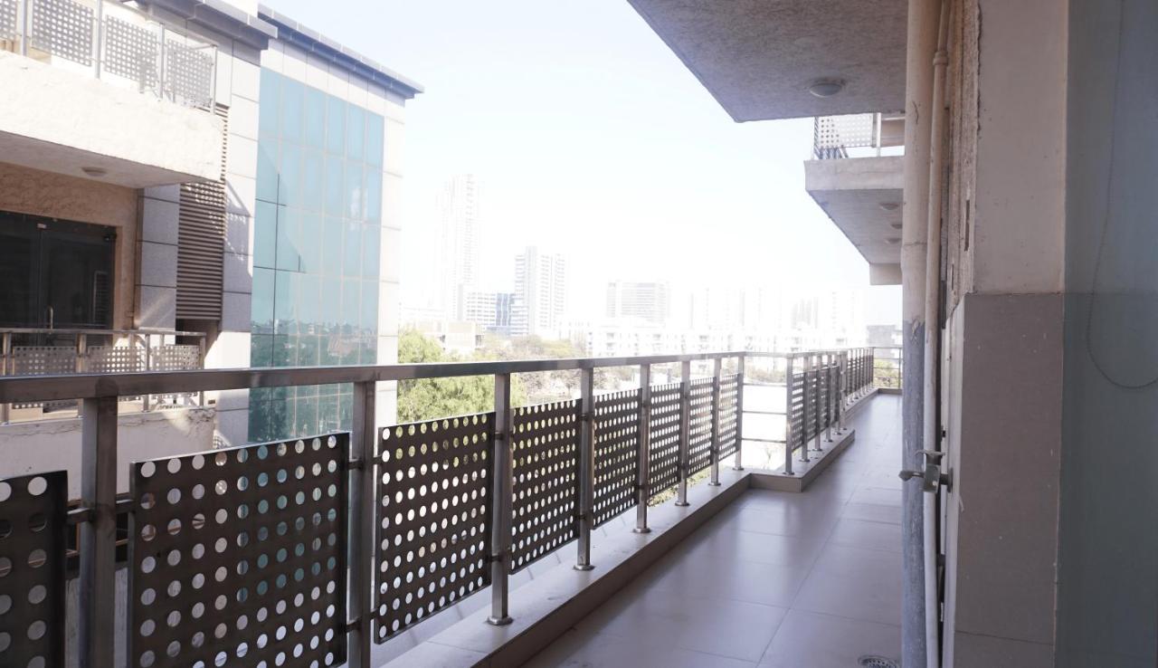 - Damas * Gurgaon