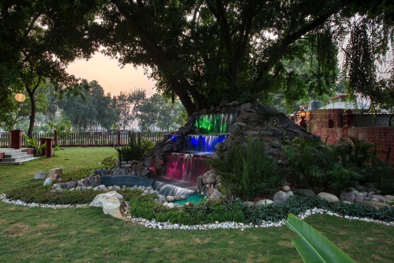 Sunahari Bagh - Pool Farm Retreat @ Gurgaon