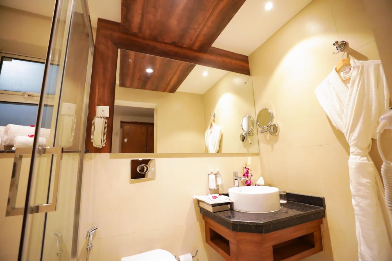 Regenta Gurugram, Sohna Road, Sector 49 Hotel 4*