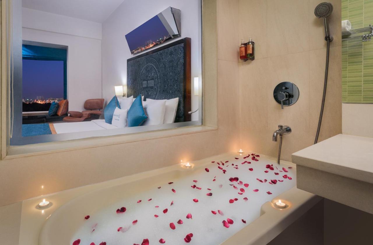 Golden Tulip Centre 4*