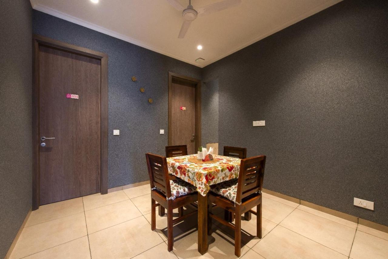 Rosastays Gurugram Golf Course *