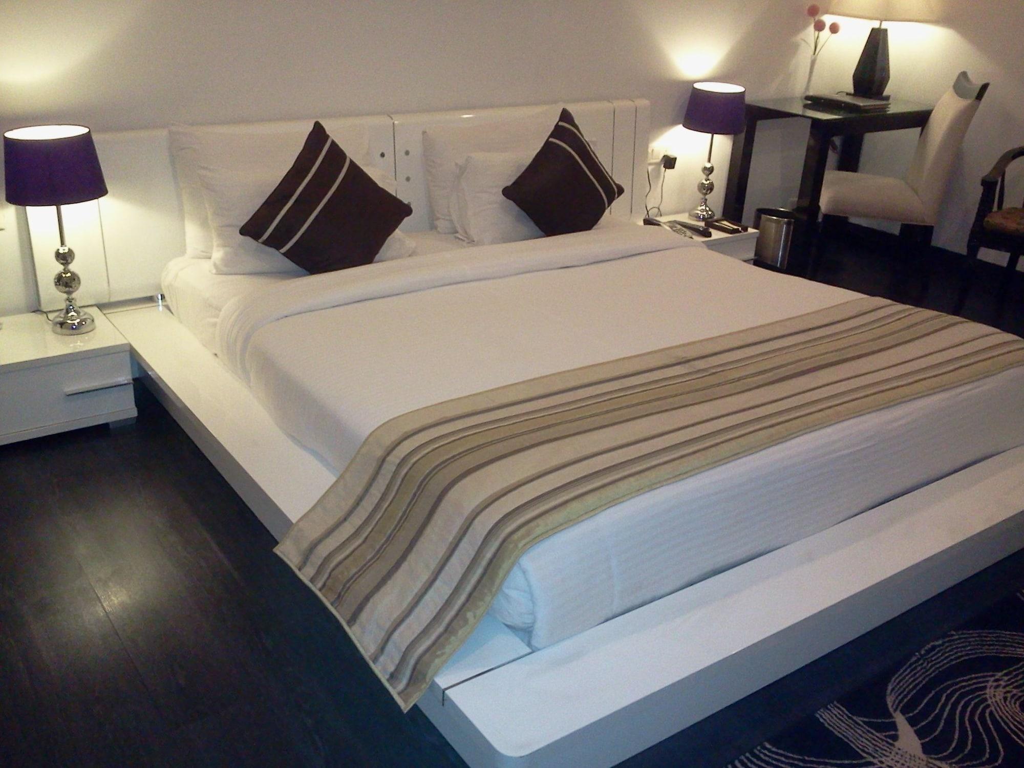 Hotel United 21 Citymark Gurgaon