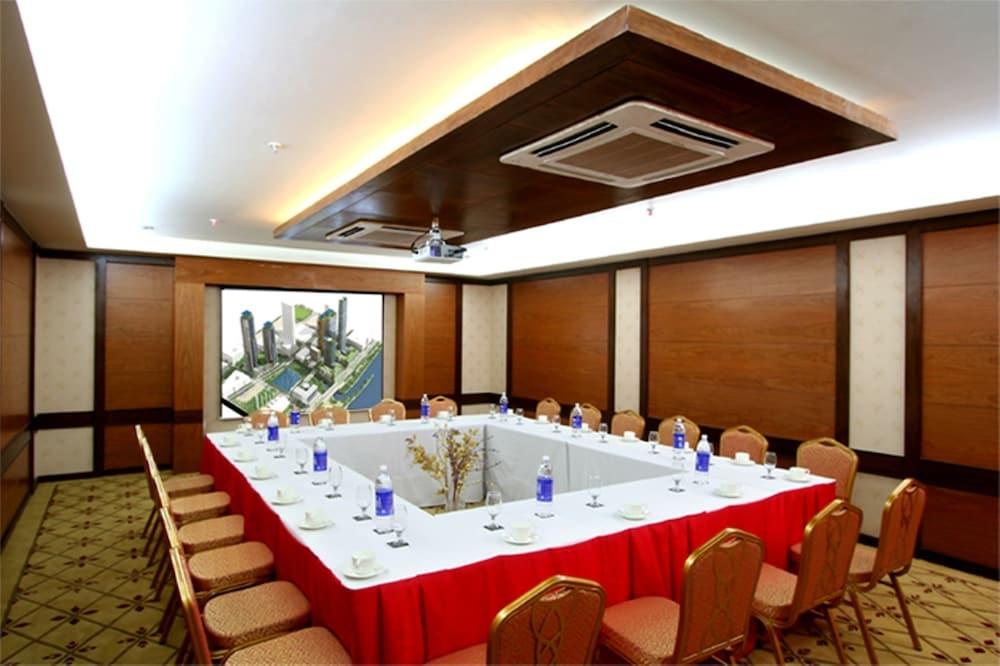 United 21 Citymark 4* Gurgaon