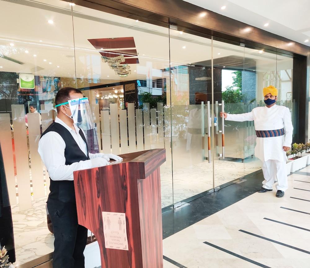 Hotel Ds Clarks 4*