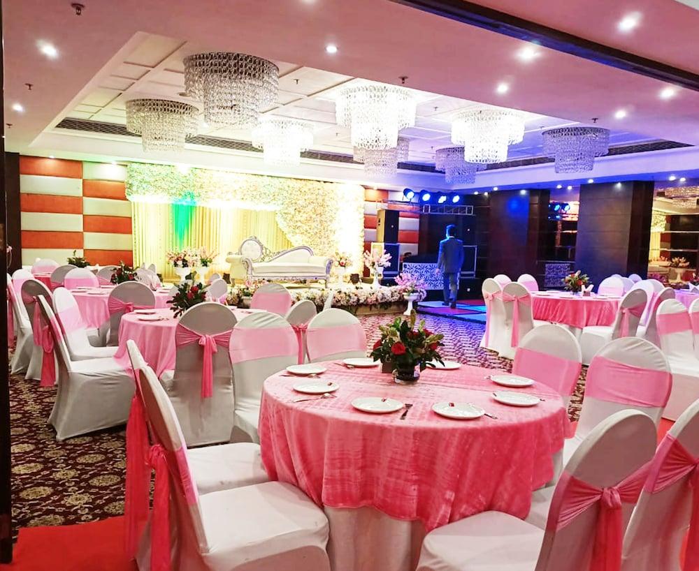 Hotel Ds Clarks Gurgaon
