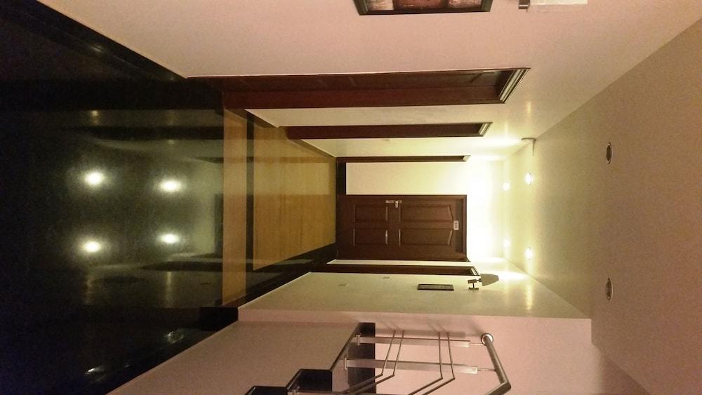 Tavisha Guest house