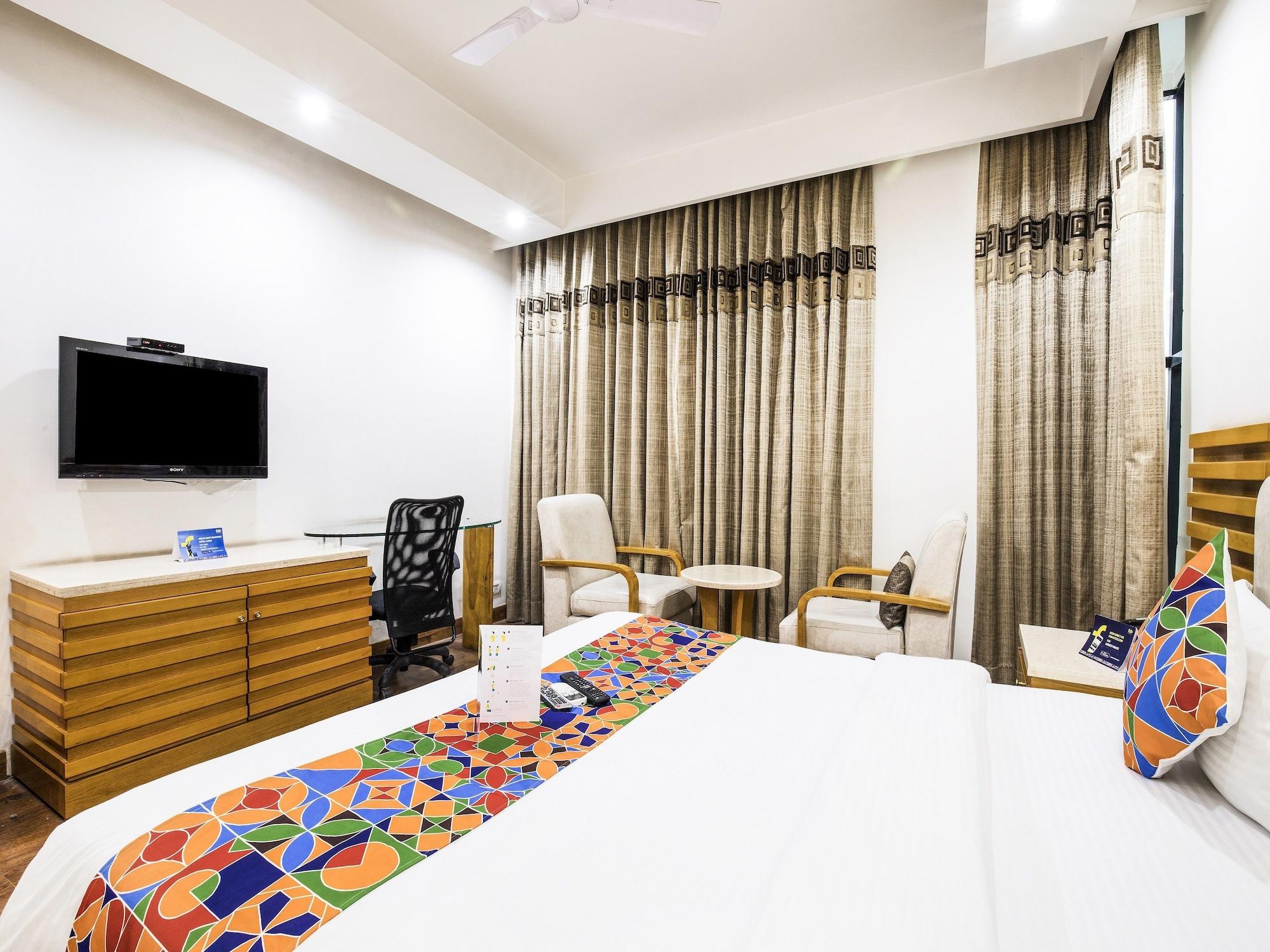 Fabhotel Grd Dlf Square Hotel