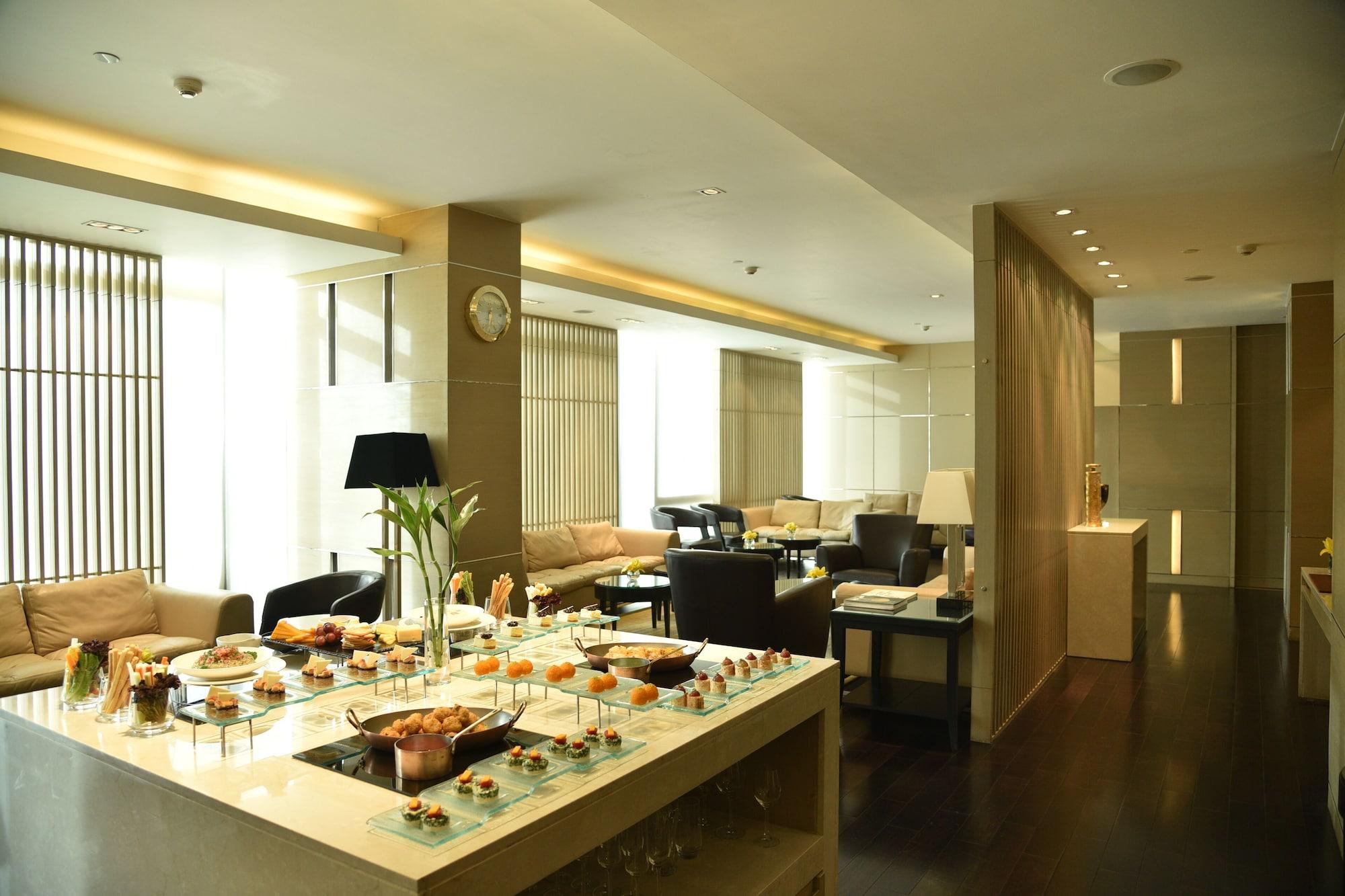 Hotel Taj Centre Gurugram