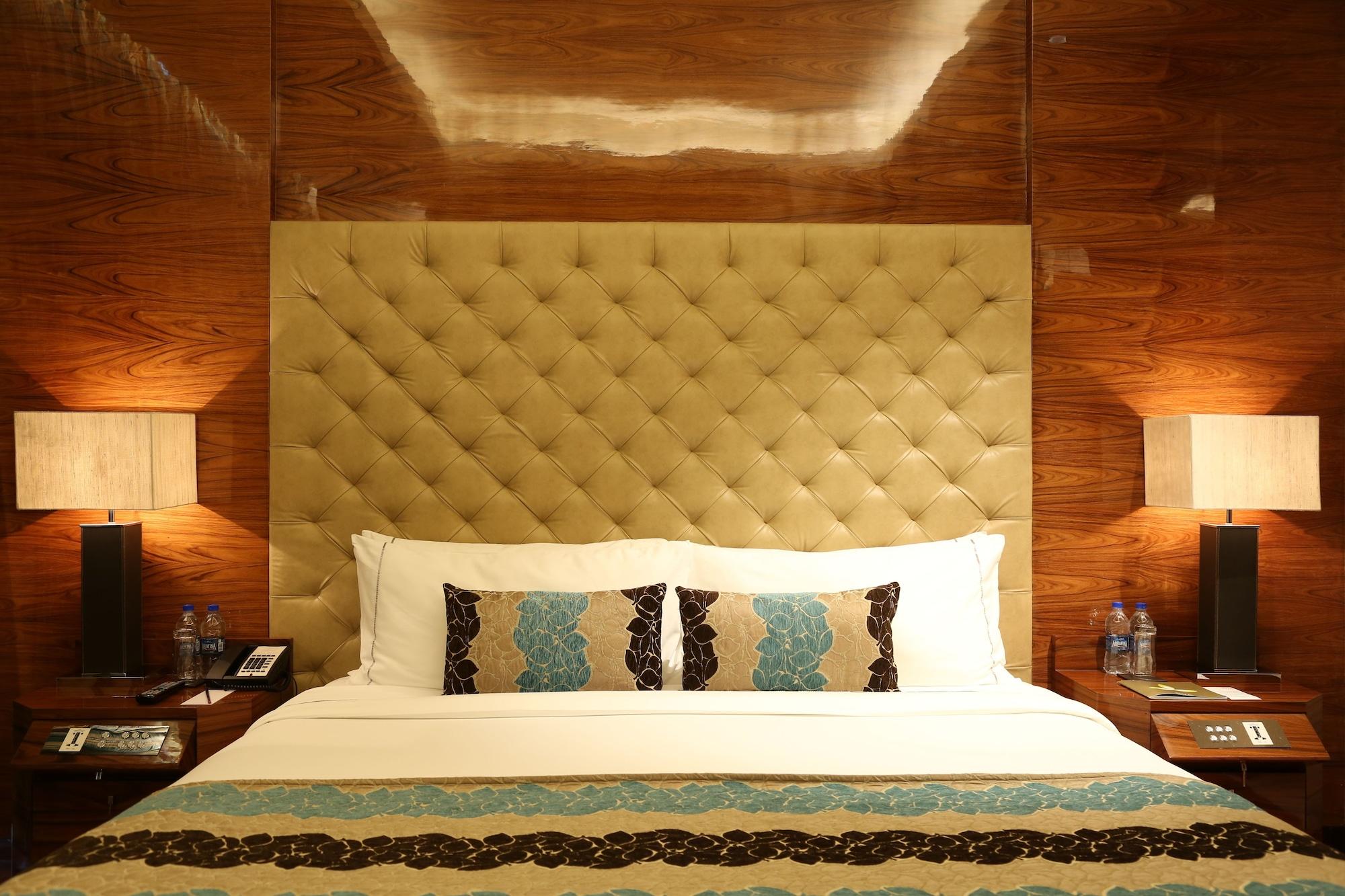 Taj Centre Gurugram Hotel
