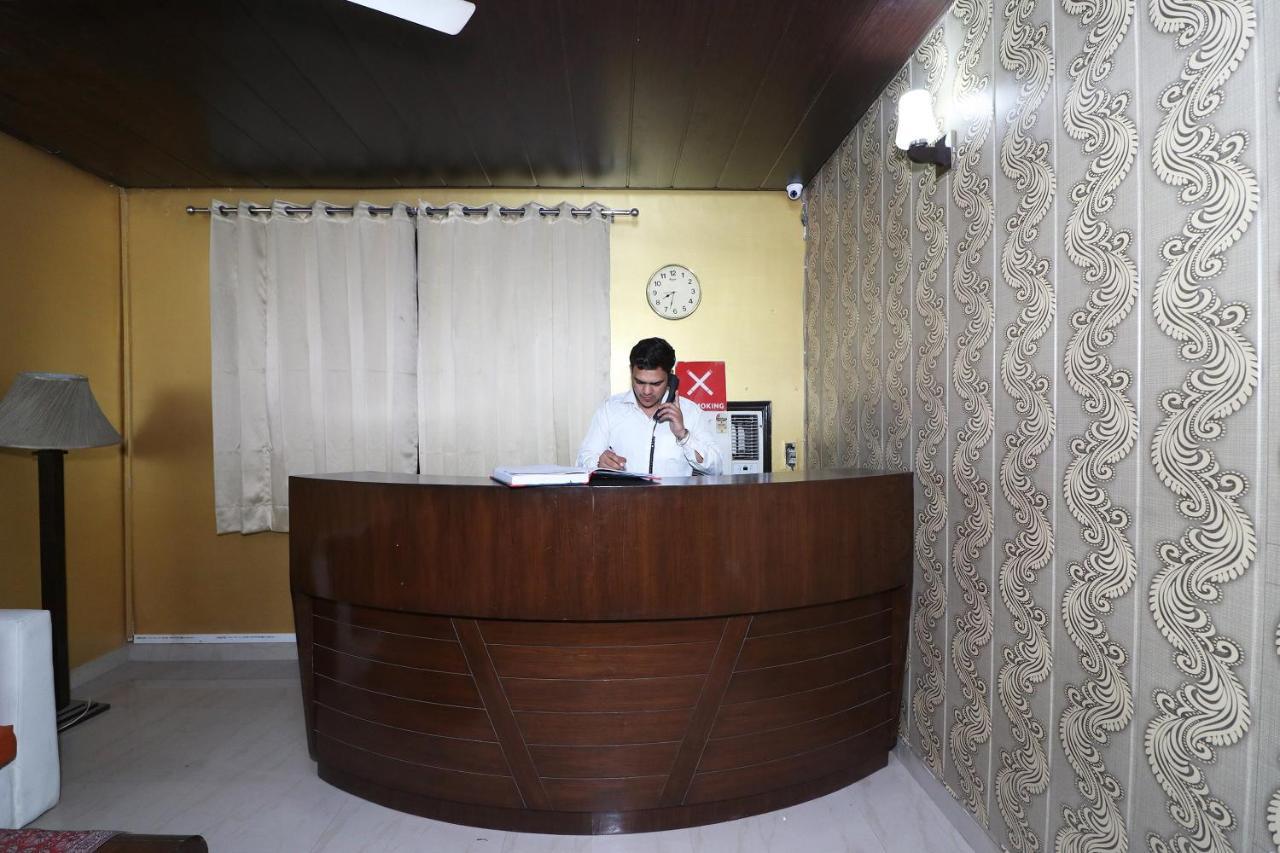 Capital O 19344 Tree Residency Hotel
